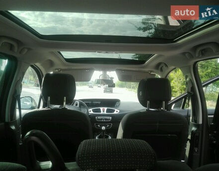 Renault Grand Scenic 2010 року