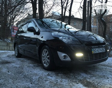 Renault Grand Scenic 2010 года