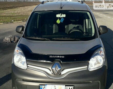 Фото на отзыв с оценкой 5 о Renault Kangoo груз. 2013 году выпуска от автора "Руслан" с текстом: Пользуюсь кенго 3 года. В ремонт не была. Дороговато в обслуживании. Проходимость хорошая. Клирен...