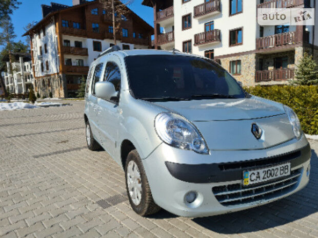 Renault Kangoo пасс. 2012 года