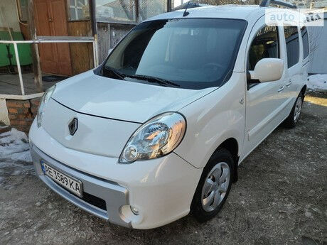 Renault Kangoo пасс. 2012 года