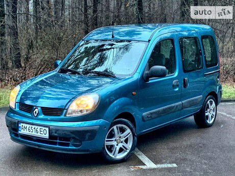 Renault Kangoo пасс. 2004 года