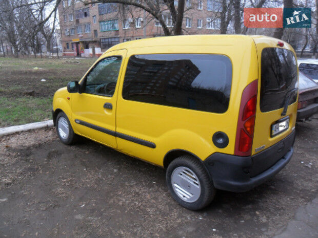 Renault Kangoo пасс. 2000 года