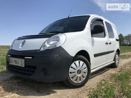 Renault Kangoo пасс. 2010 года