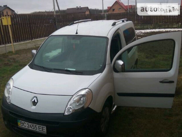 Renault Kangoo пасс. 2011 года