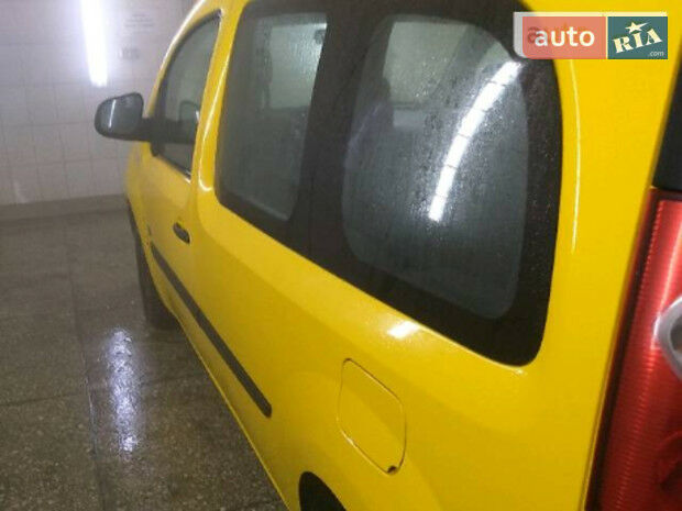 Renault Kangoo пасс. 2013 года