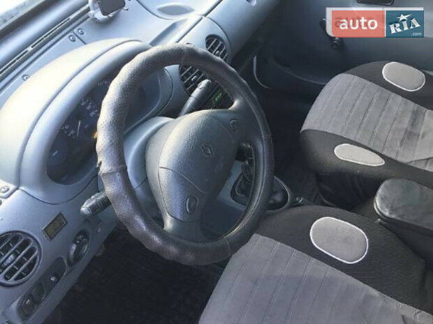 Renault Kangoo пасс. 1999 року