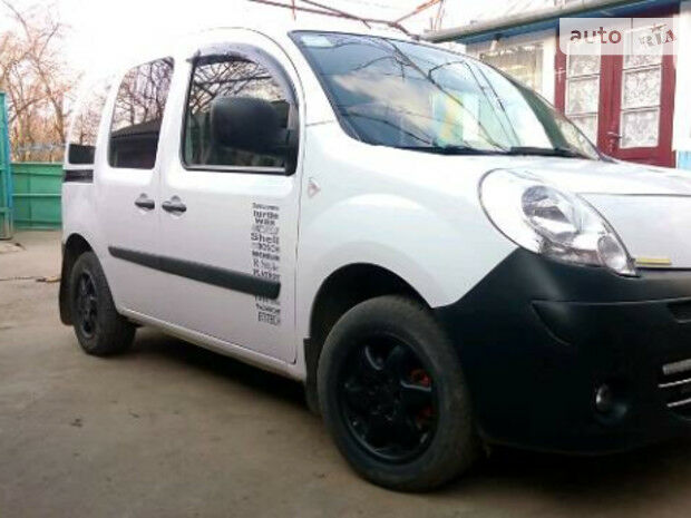 Renault Kangoo пасс. 2011 года