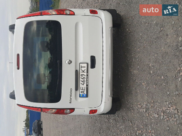 Renault Kangoo пасс. 2010 года