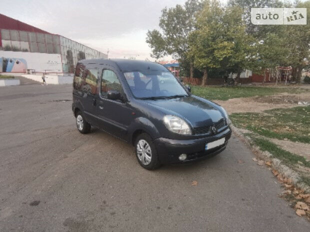 Renault Kangoo пасс. 2003 года