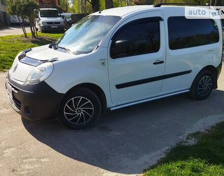 Renault Kangoo пасс. 2008 года