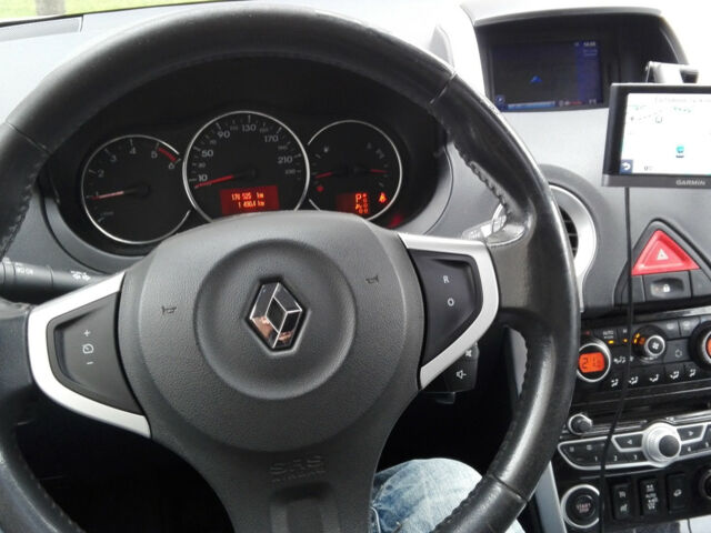 Renault Koleos 2011 року