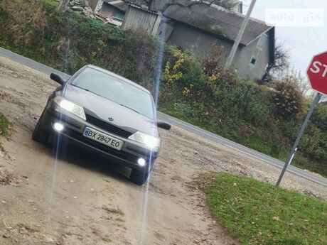 Рено Лагуна 2002 року Renault Laguna 2002 року