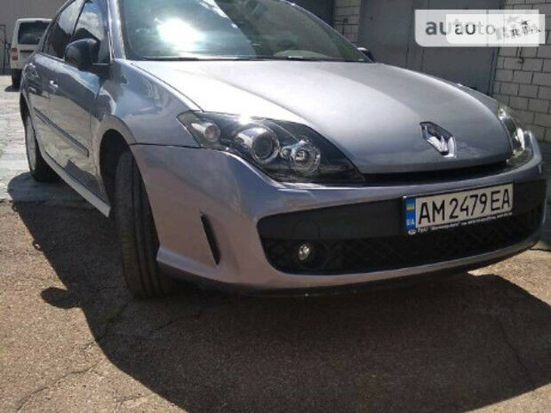 Renault Laguna 2010 року