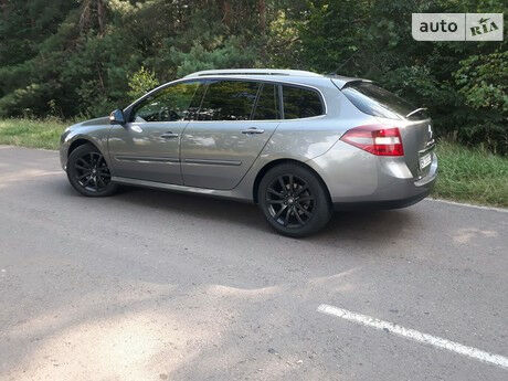 Renault Laguna 2011 року