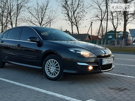 Renault Laguna 2011 года