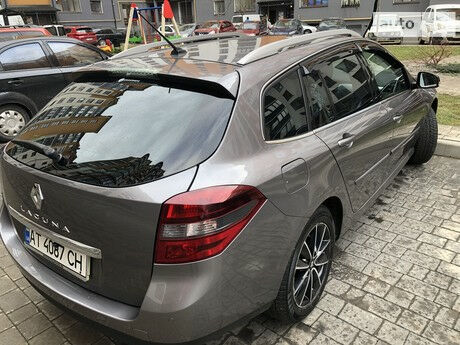 Рено Лагуна 2013 года Renault Laguna 2013 года