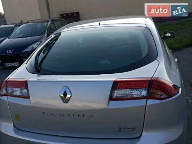 Renault Laguna 2012 года