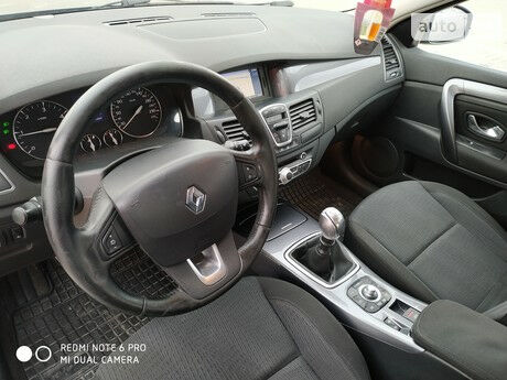 Renault Laguna 2010 года