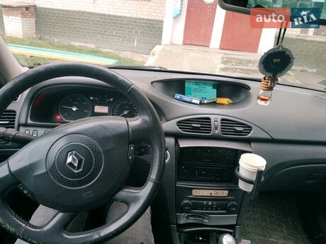 Рено Лагуна 2004 года Renault Laguna 2004 года