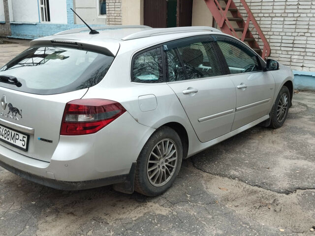 Renault Laguna 2011 года