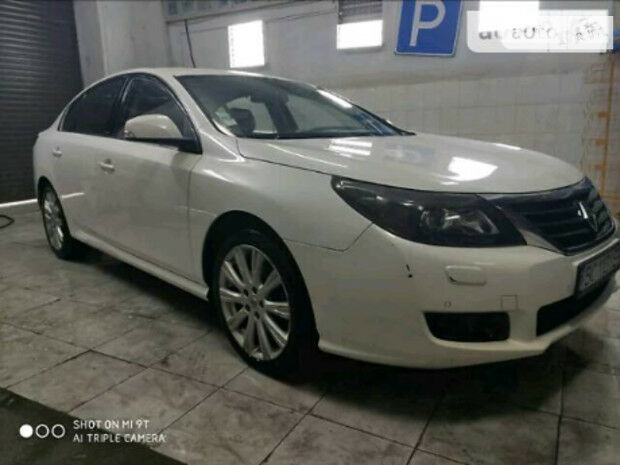 Renault Latitude 2011 року