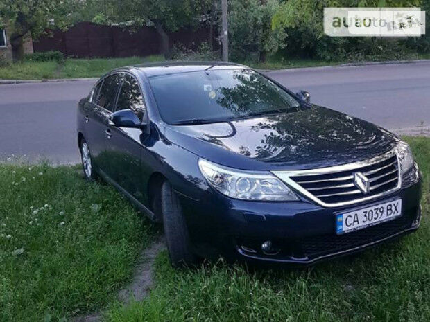 Renault Latitude 2011 года