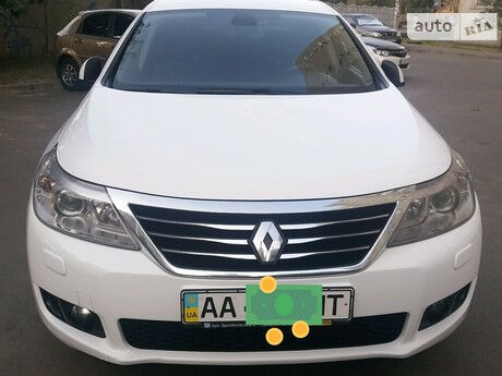 Рено Латитьюд 2012 года Renault Latitude 2012 года