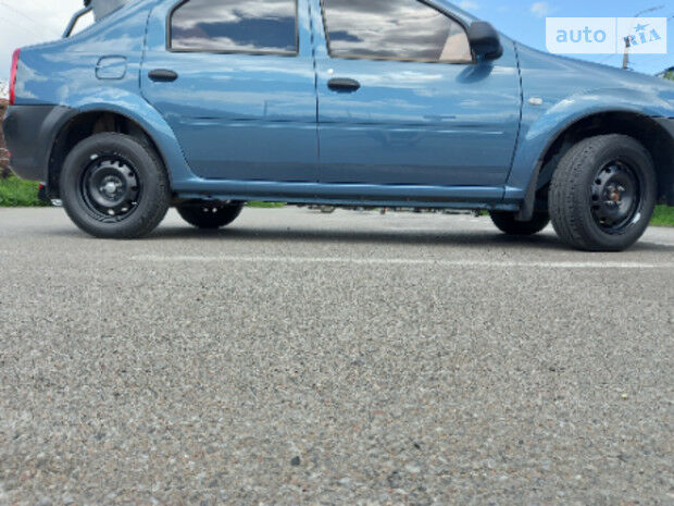 Рено Логан 2011 года Renault Logan 2011 года