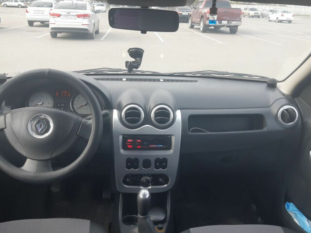 Renault Logan 2011 года