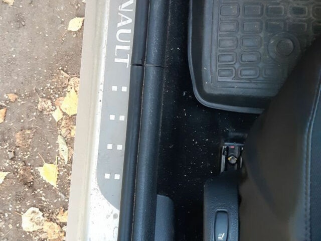 Renault Logan 2011 года