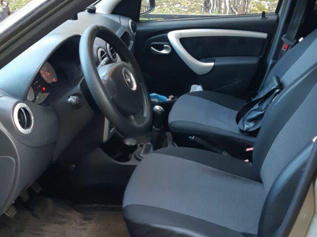 Renault Logan 2011 года