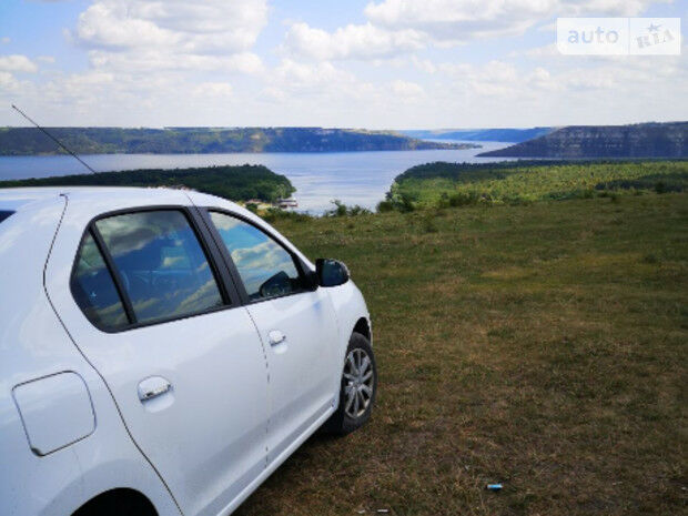 Renault Logan 2015 года