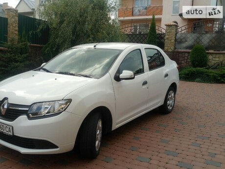 Рено Логан 2013 года Renault Logan 2013 года