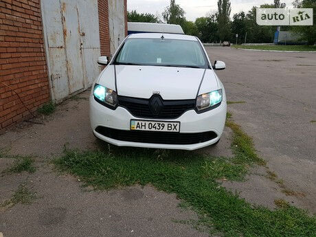 Рено Логан 2013 года Renault Logan 2013 года