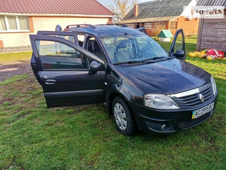 Renault Logan 2011 года
