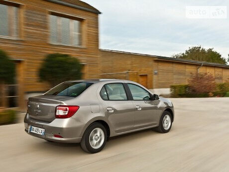 Рено Логан 2005 року Renault Logan 2005 року