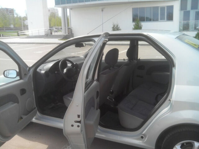 Renault Logan 2006 року