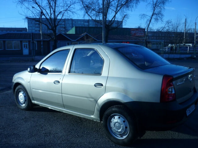Renault Logan 2012 года