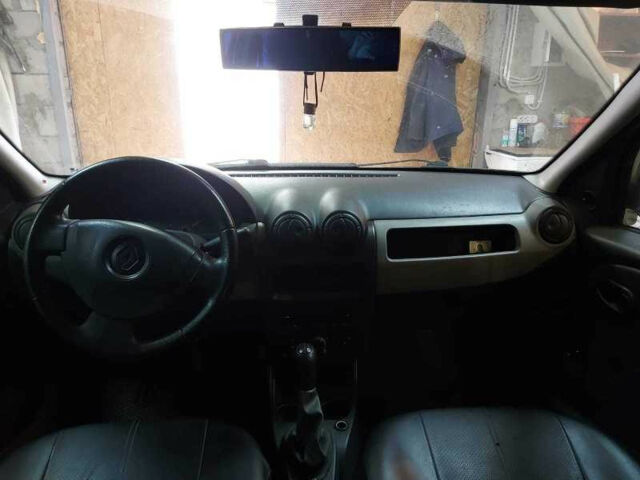 Renault Logan 2012 года
