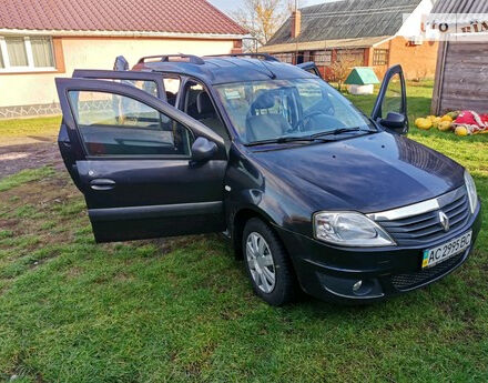 Renault Logan 2011 року