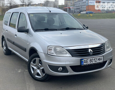 Renault Logan 2011 года