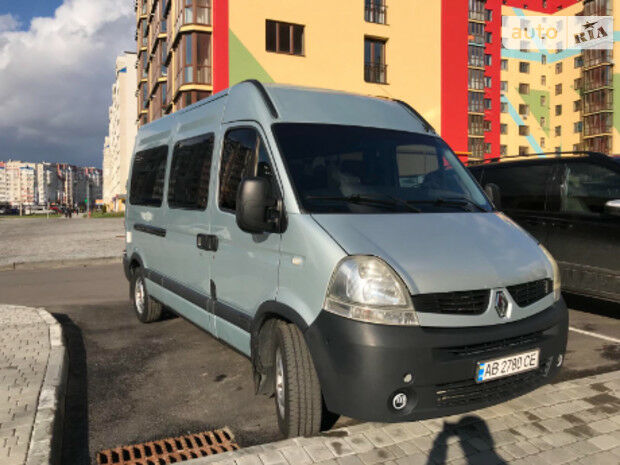 Renault Master пасс. 2009 року