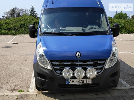 Renault Master пасс. 2011 года