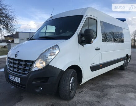 Renault Master пасс. 2011 року