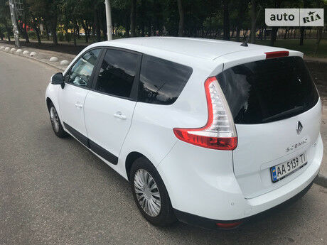 Renault Megane Scenic 2010 року