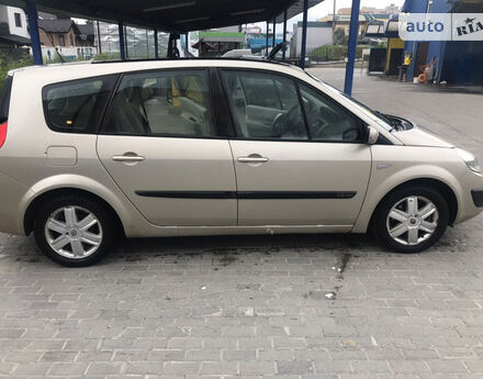 Renault Megane Scenic 2005 года