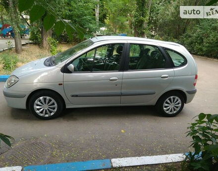 Renault Megane Scenic 2002 года