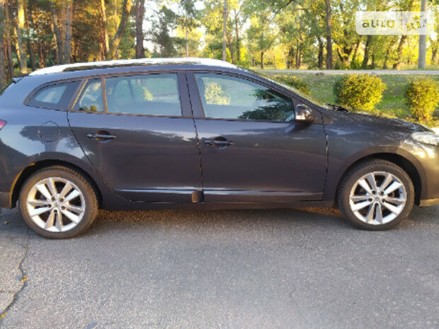 Рено Меган 2012 року Renault Megane 2012 року