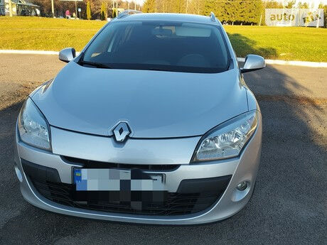 Рено Меган 2011 року Renault Megane 2011 року